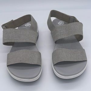 Clarks Women’s Cloudstepper Sandals